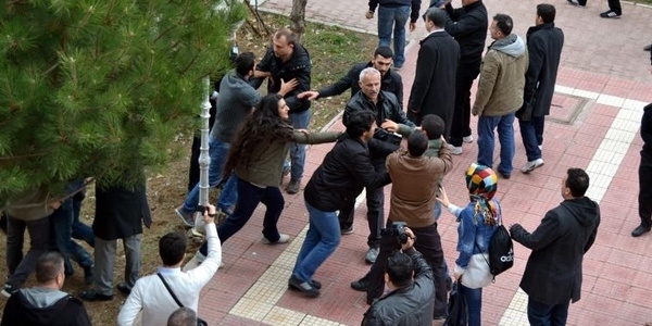 Rekt�rl�k'ten '�niversitesindeki gerginlik' a��klamas�