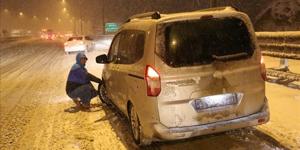 Balıkesir-İstanbul karayolu ulaşıma kapandı