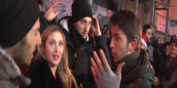 Taksim'de tacizciler yine iş başında!