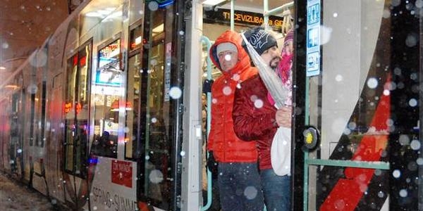 İstanbul'da tramvayda 'bomba' paniği