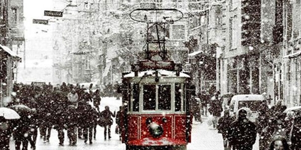 stanbul'da kar ya