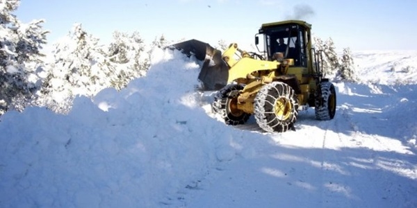 Ağrı'da 105 köy yolu ulaşıma kapandı