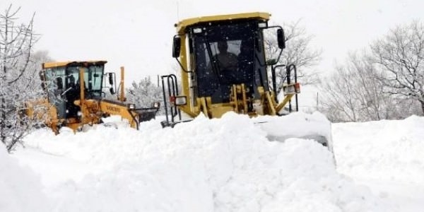 Yurtta kar engeli bir çok ilçe ve köy yolları ulaşıma kapalı