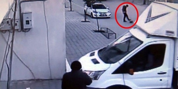 Adana'da cenaze konvoyuna bomba koyan saldırgan tutuklandı