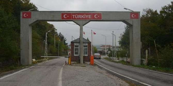 Dereköy Sınır Kapısı'ndan kaç kişi giriş-çıkış yaptı?