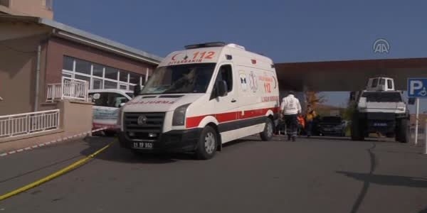 Bartn Devlet Hastanesine ait ambulans garaj kt