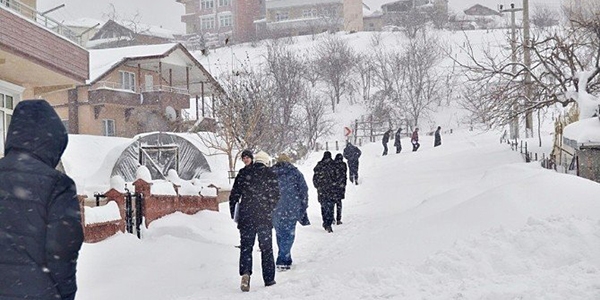 Bartın'da yüzlerce öğrenci sınava giremedi