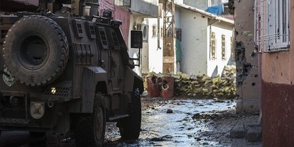 Sur'da çıkan çatışmada 1 asker şehit oldu