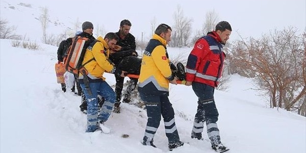 Sağlık ekipleri Hakkari'de 4 günde 300 hastanın imdadına koştu