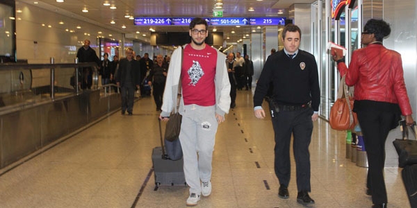 İç hat yolcuları yanlışlıkla Dış Hatlar Terminaline bırakıldı