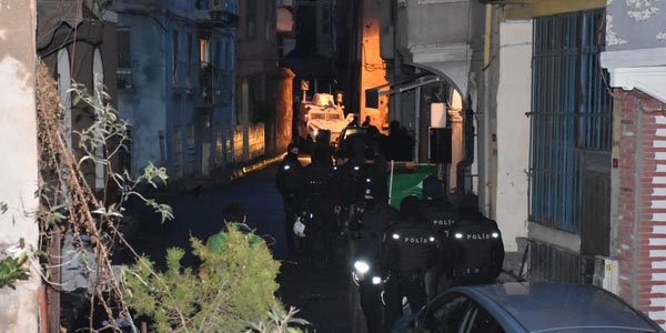 HDP Beyoğlu İlçe Başkanlığı'nda arama