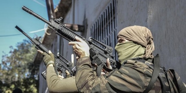 Mardin'de ter�r operasyonu, 2 ter�rist �ld�