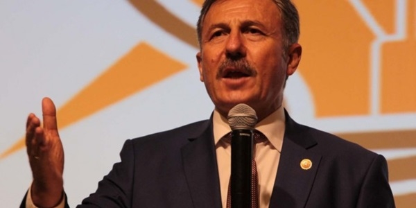 'Bunlar konu�ularak yap�l�r, hendek kaz�larak yap�lmaz'