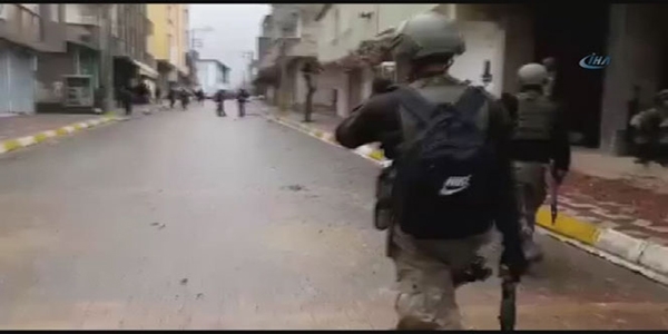 G�venlik g��leri Silopi'yi ter�ristlerden temizledi