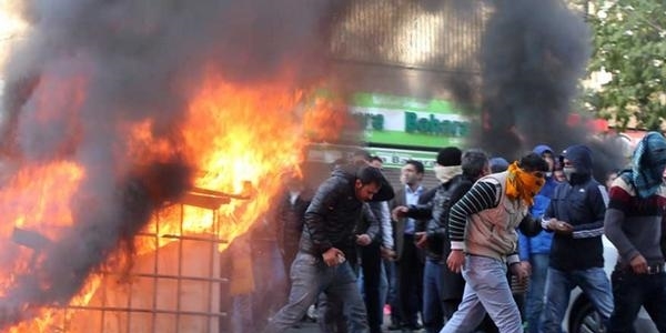 Güneydoğu'da öğrenciler kayıt donduruyor