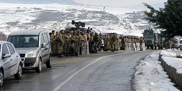 100 ara�l�k konvoyun �ehre giri�ine izin verilmedi