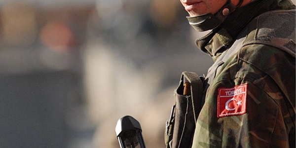 E�itim esnas�nda yaralanan asker �ehit oldu