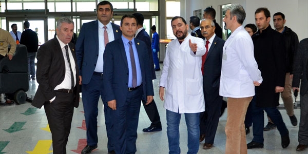 CHP'li doktor milletvekilleri Diyarbakır'da