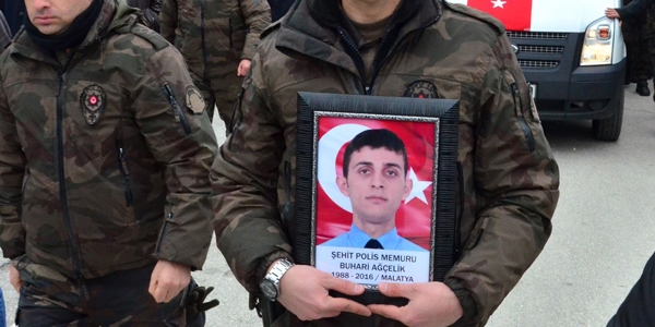 Şehit polis Ağçelik, son yolculuğuna uğurlandı