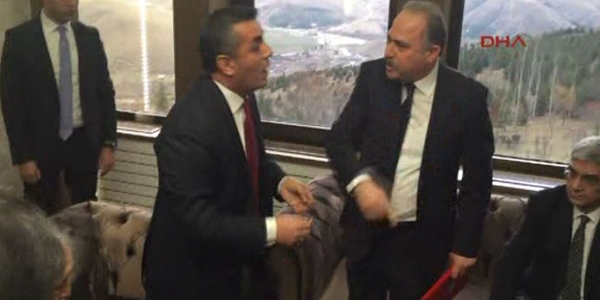 CHP'li vekil, TRT'yi bastı