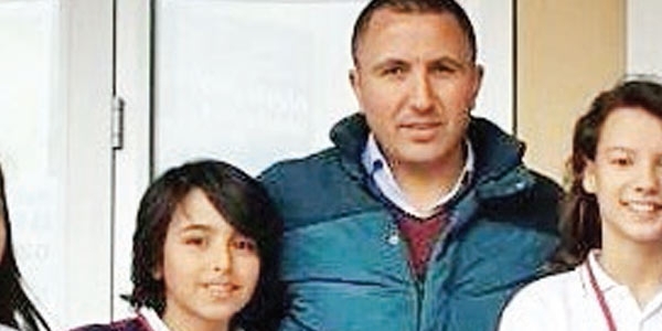 Okulda öğretmen öğretmeni dövdü