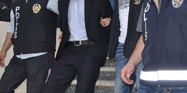 Usulsüz dinleme operasyonu, başkomiser gözaltına alındı