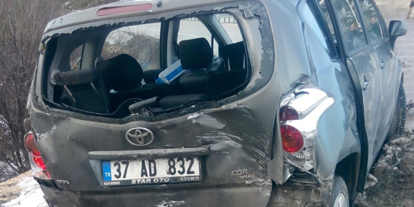 Memurları taşıyan araç kaza yaptı: 7 yaralı