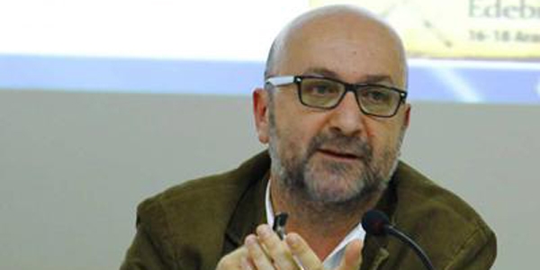AGÜ'de Prof. Dr. Bülent Tanju'nun istifası istendi