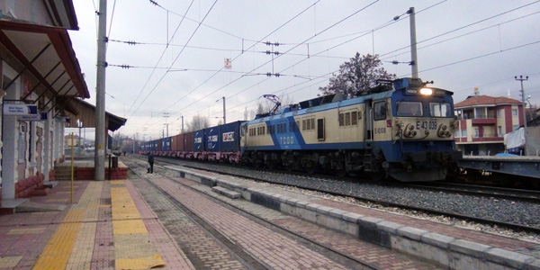 Malatya'da trenin çarptığı kadın öldü