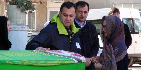 Kafasına isabet eden taşla ölen fizyoterapist toprağa verildi