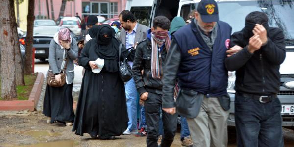 Adana'da IŞİD operasyonu: 17 gözaltı