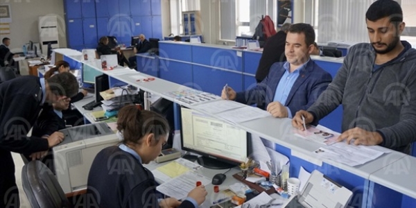 Yeni tip ehliyete başvuru için İstanbul'dan Edirne'ye geliyorlar