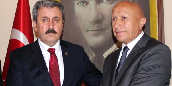 �ki belediye ba�kan�ndan biri Ak Parti'ye ge�ti