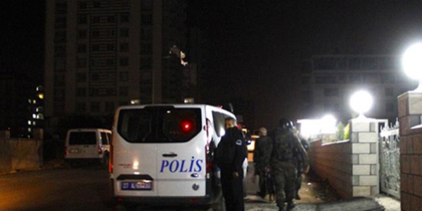 Gaziantep'te �zel bir hastanede polis arama yapt�