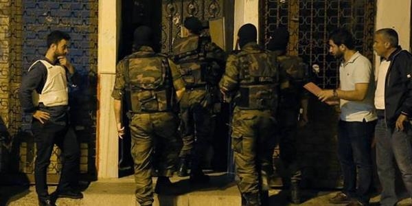 PKK'ya kat�lmak isteyen 2 k�z �ocu�u g�zalt�na al�nd�