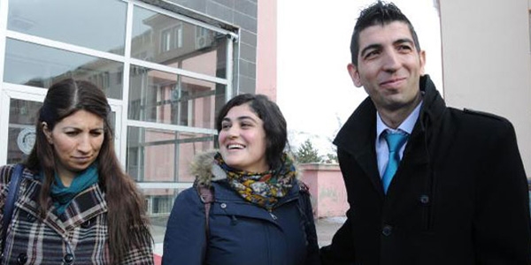 Hakkari'de, bildiriye imza atan okutmana gözaltı