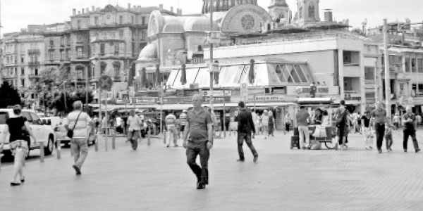 Emirden kare kare talimat: Buralar� bombalay�n