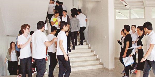 Cuma genelgesine iki sendika karşı çıkıyor
