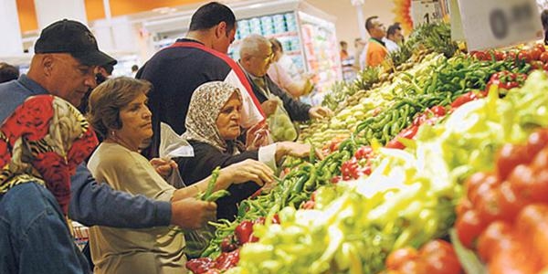 Domates dalından tezgaha dört kat pahalıya ulaşıyor