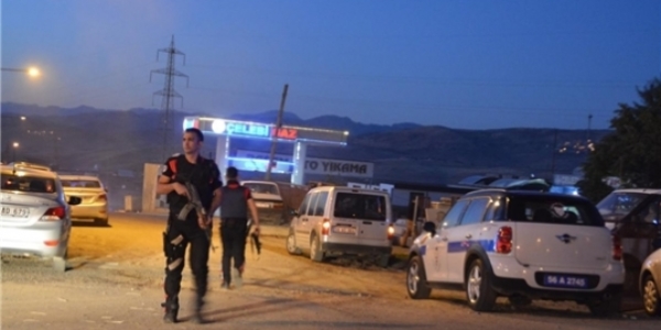 Siirt'te çatışma: 2 PKK'lı öldürüldü, 2 polis yaralı