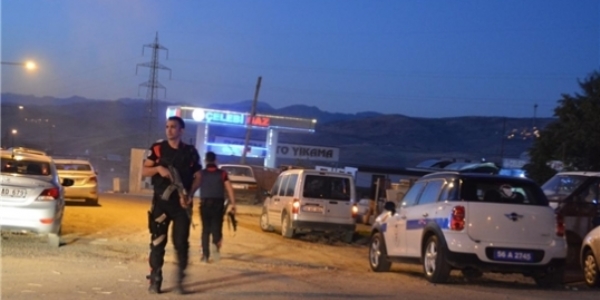 Siirt'te atma: 2 PKK'l ldrld, 2 polis yaral