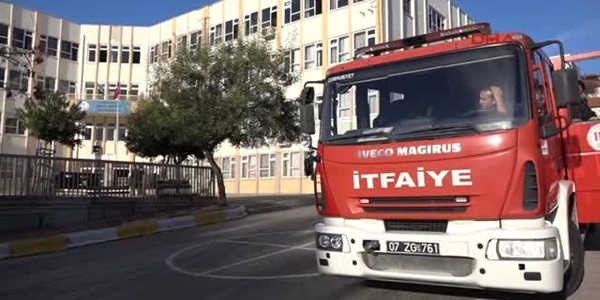 Antalya'da okulda yangın çıktı, 1 gün tatil edildi