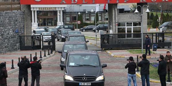 Alman turistlerin cenazeleri havalimanına götürüldü