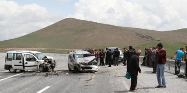 Van'da trafik kazası: 11 yaralı