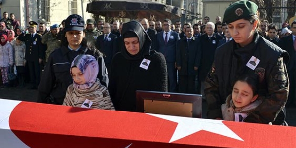 Şehit polis Yamaner, memleketinde toprağa verildi