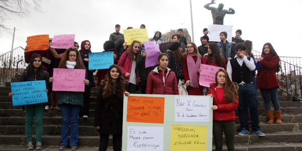 Afyon'da öğrenciler 'ek puanların' kaldırılmasını protesto etti