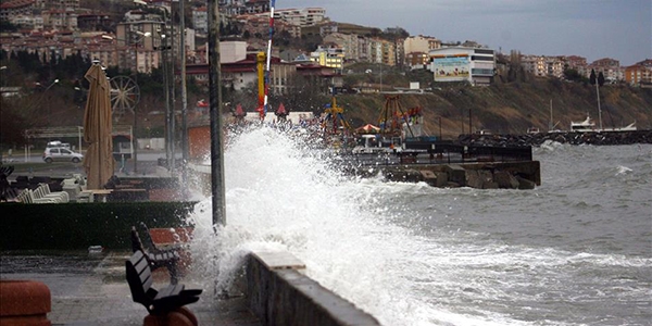 Lodos, Marmara Denizi'nde etkisini srdryor