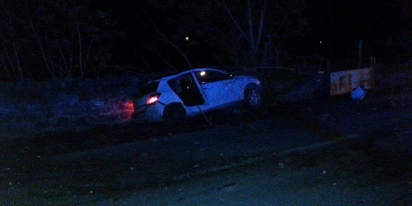 Kayseri'de otomobil dire�e �arpt�: 1 �l�, 3 yaral�