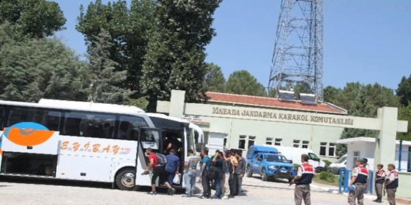 Kırklareli'nde 42 sığınmacı ve kaçak yakalandı