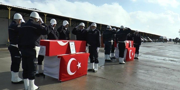 Şırnak'ta şehit polisler törenle memleketlerine uğurlandı